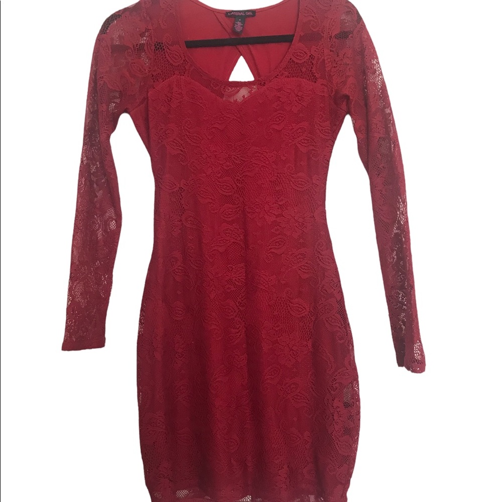 👗Red lace long sleeve dress.